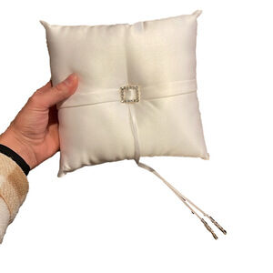 NWOT Beverly Clark Wedding Ring Pillow